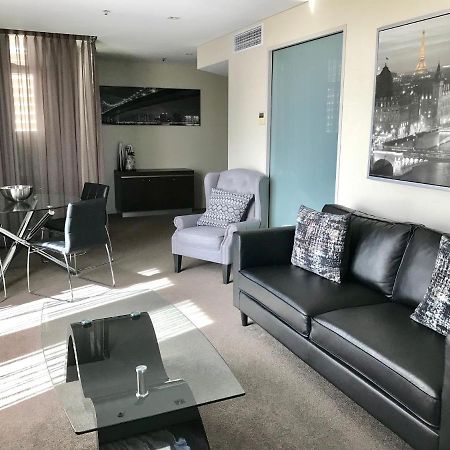 Adelaide Dress Circle Apartments - North Terrace Екстер'єр фото