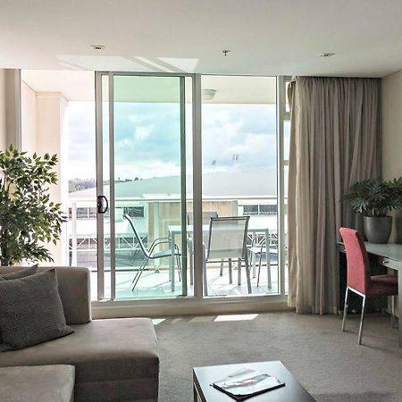Adelaide Dress Circle Apartments - North Terrace Екстер'єр фото