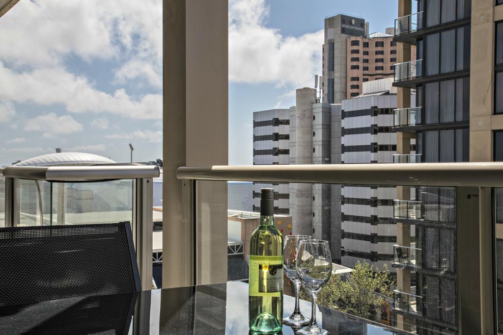 Adelaide Dress Circle Apartments - North Terrace Екстер'єр фото