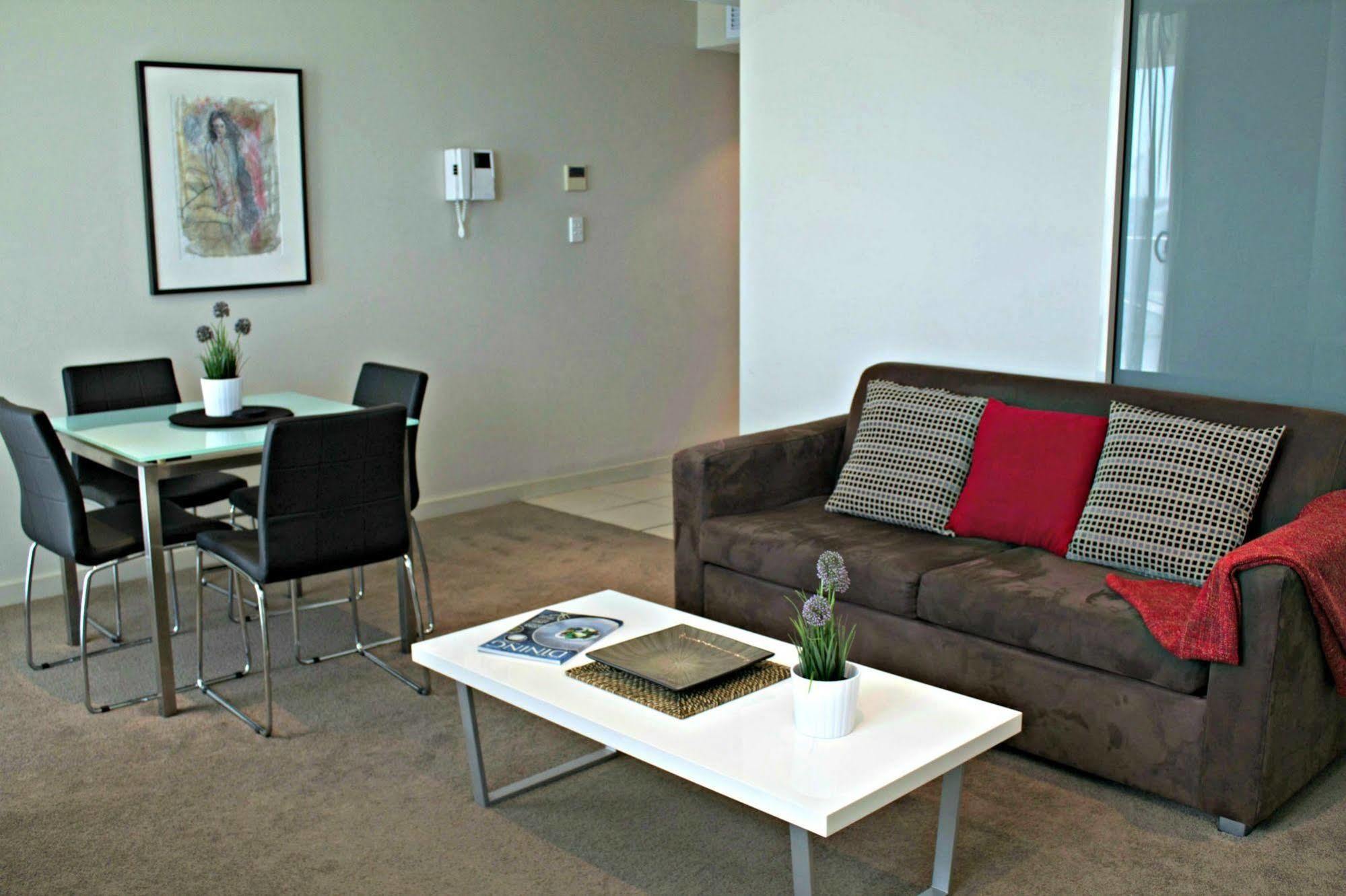 Adelaide Dress Circle Apartments - North Terrace Екстер'єр фото