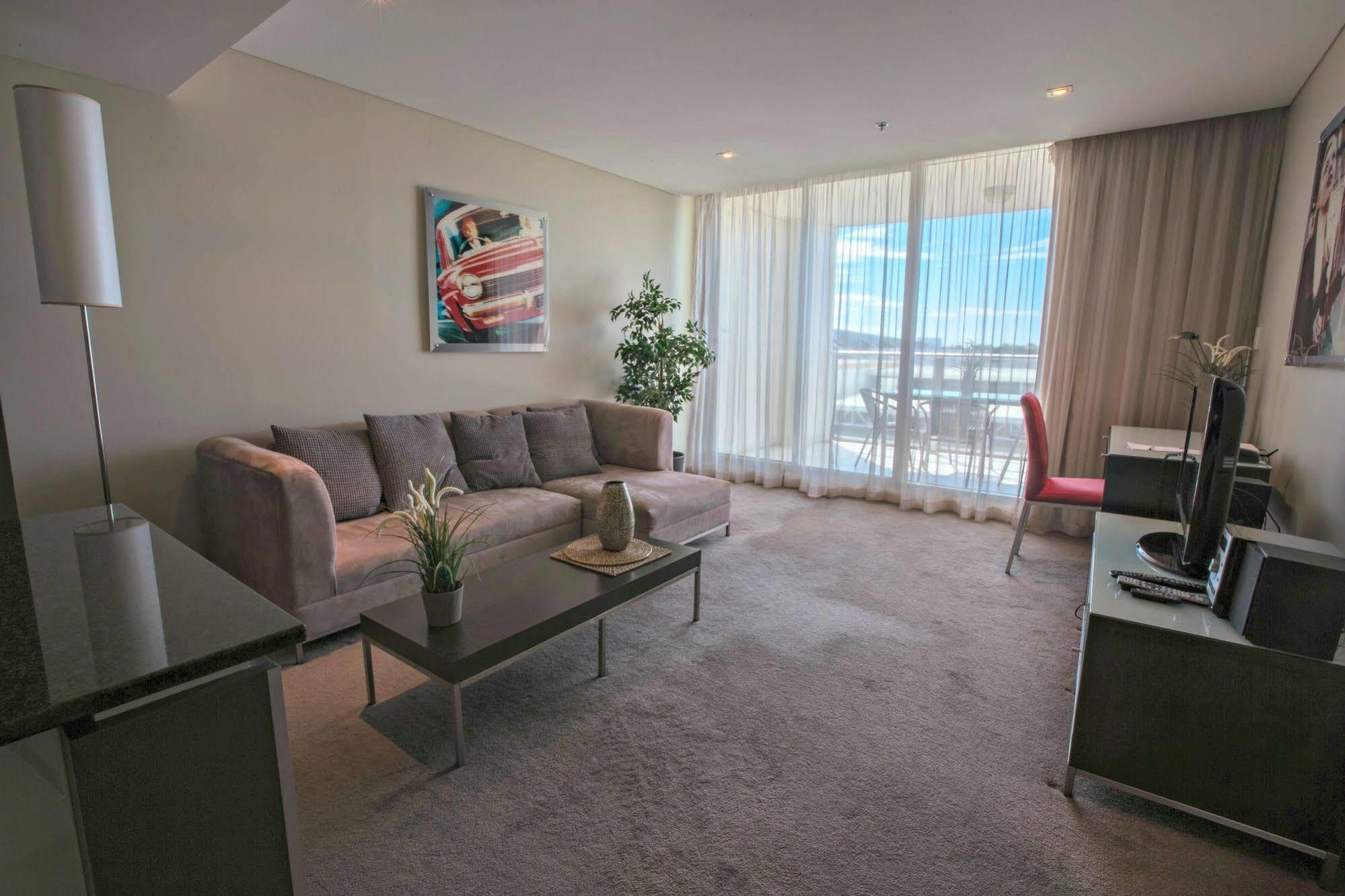 Adelaide Dress Circle Apartments - North Terrace Екстер'єр фото