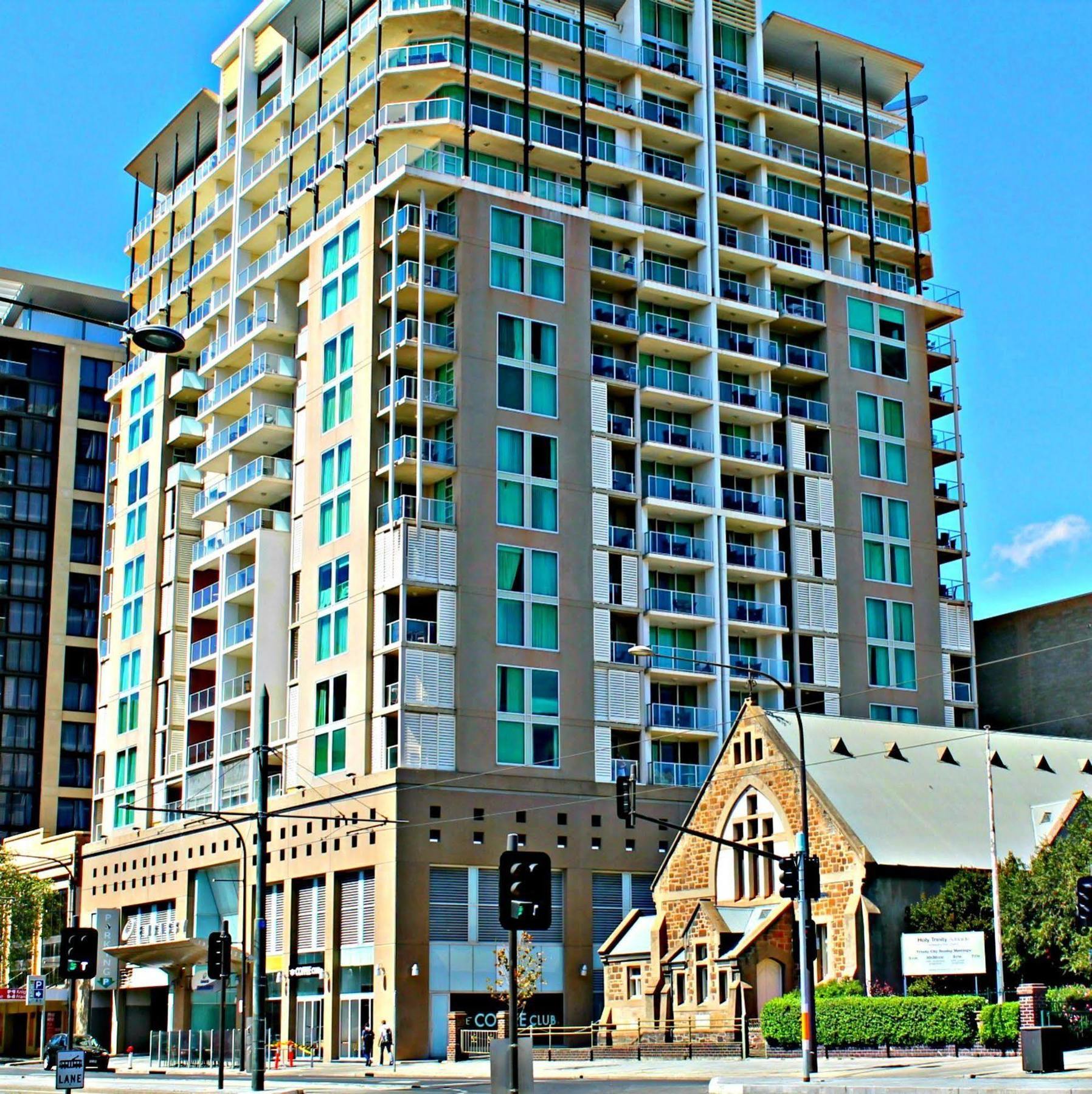 Adelaide Dress Circle Apartments - North Terrace Екстер'єр фото