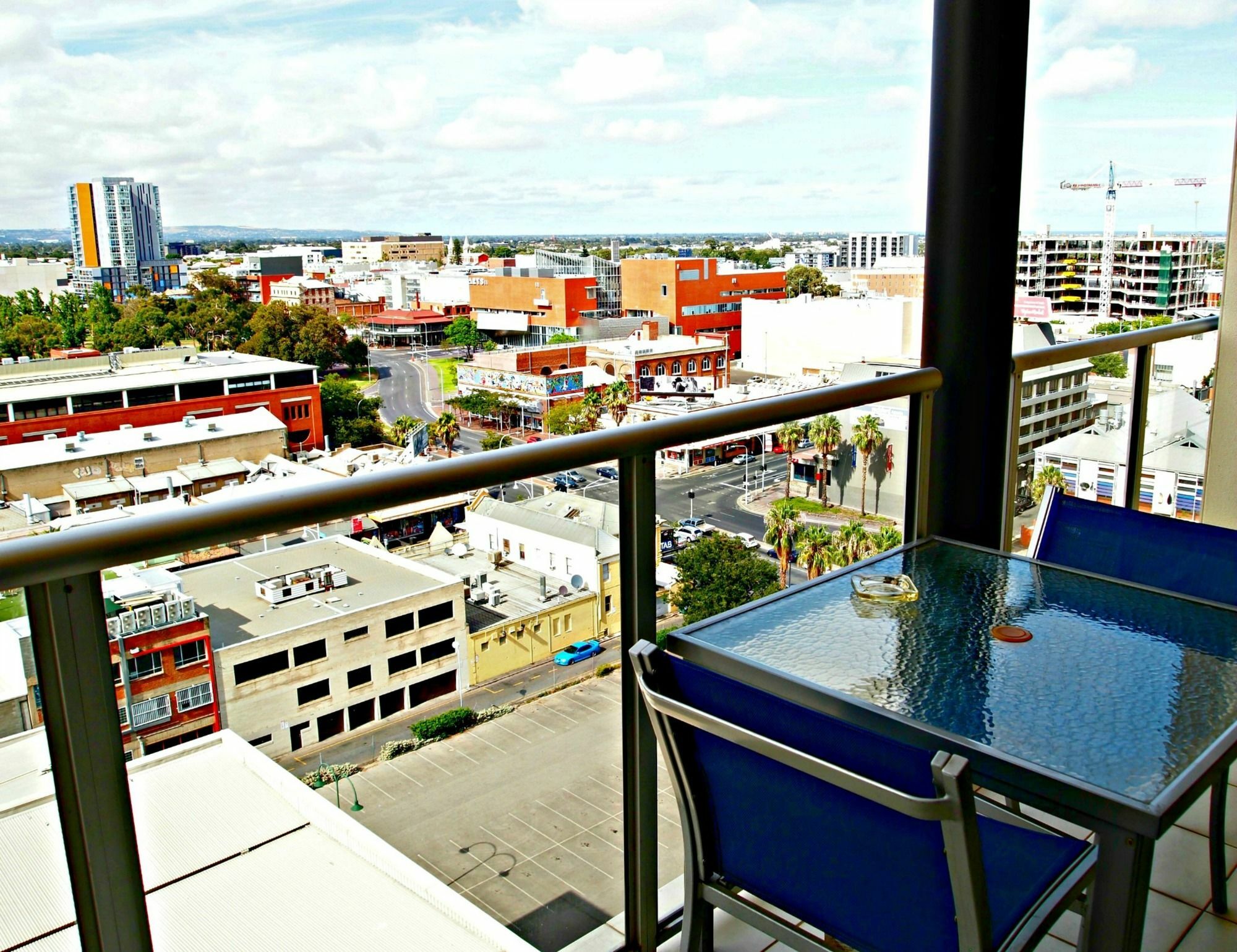 Adelaide Dress Circle Apartments - North Terrace Екстер'єр фото
